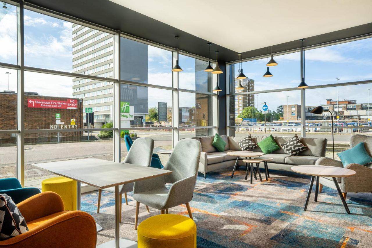 Holiday Inn Stevenage By Ihg Exterior foto