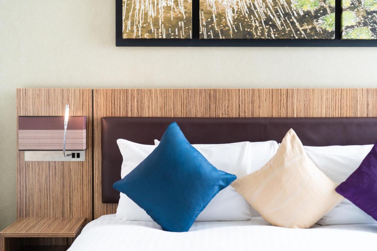 Holiday Inn Stevenage By Ihg Exterior foto