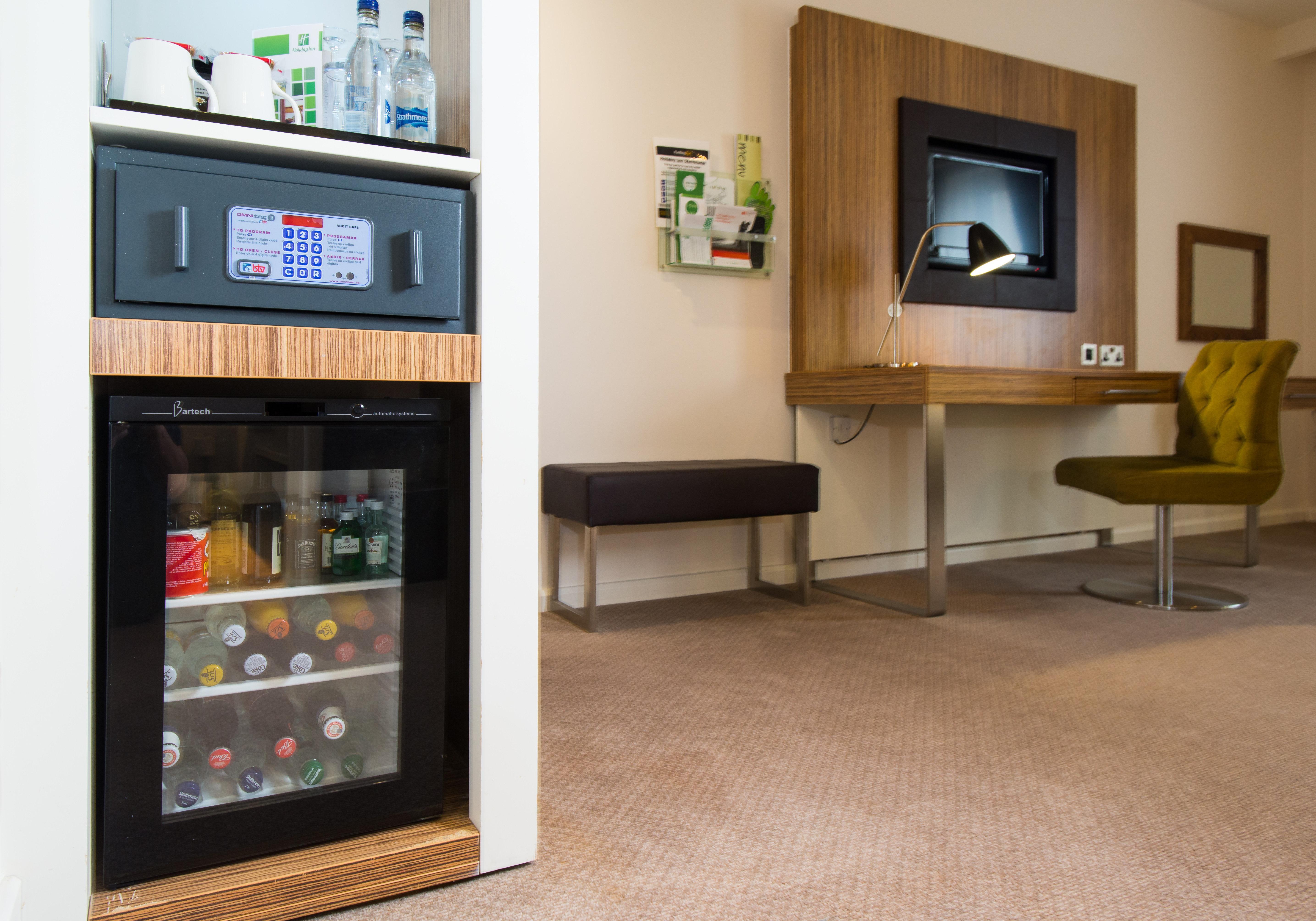 Holiday Inn Stevenage By Ihg Exterior foto