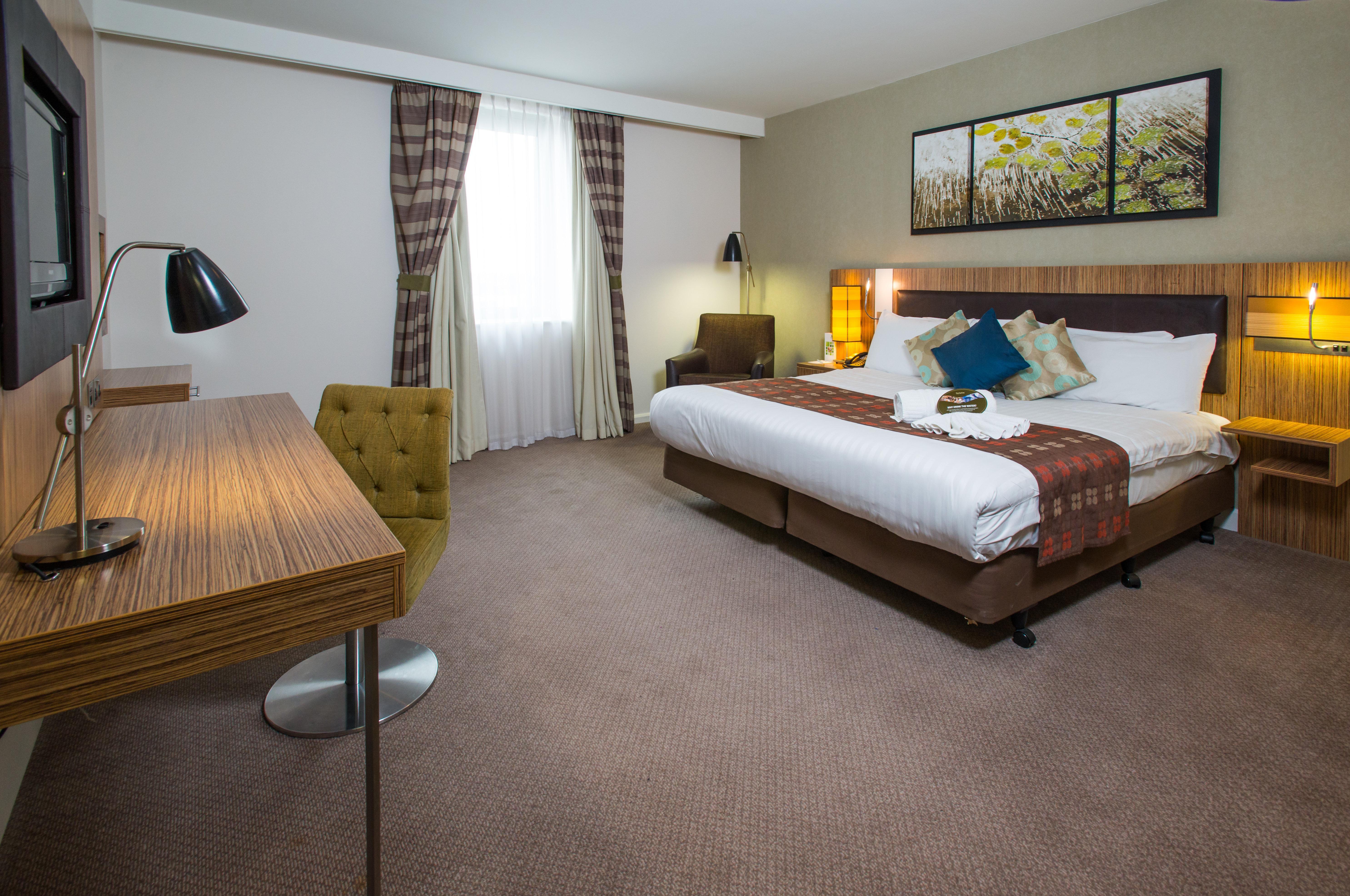 Holiday Inn Stevenage By Ihg Exterior foto