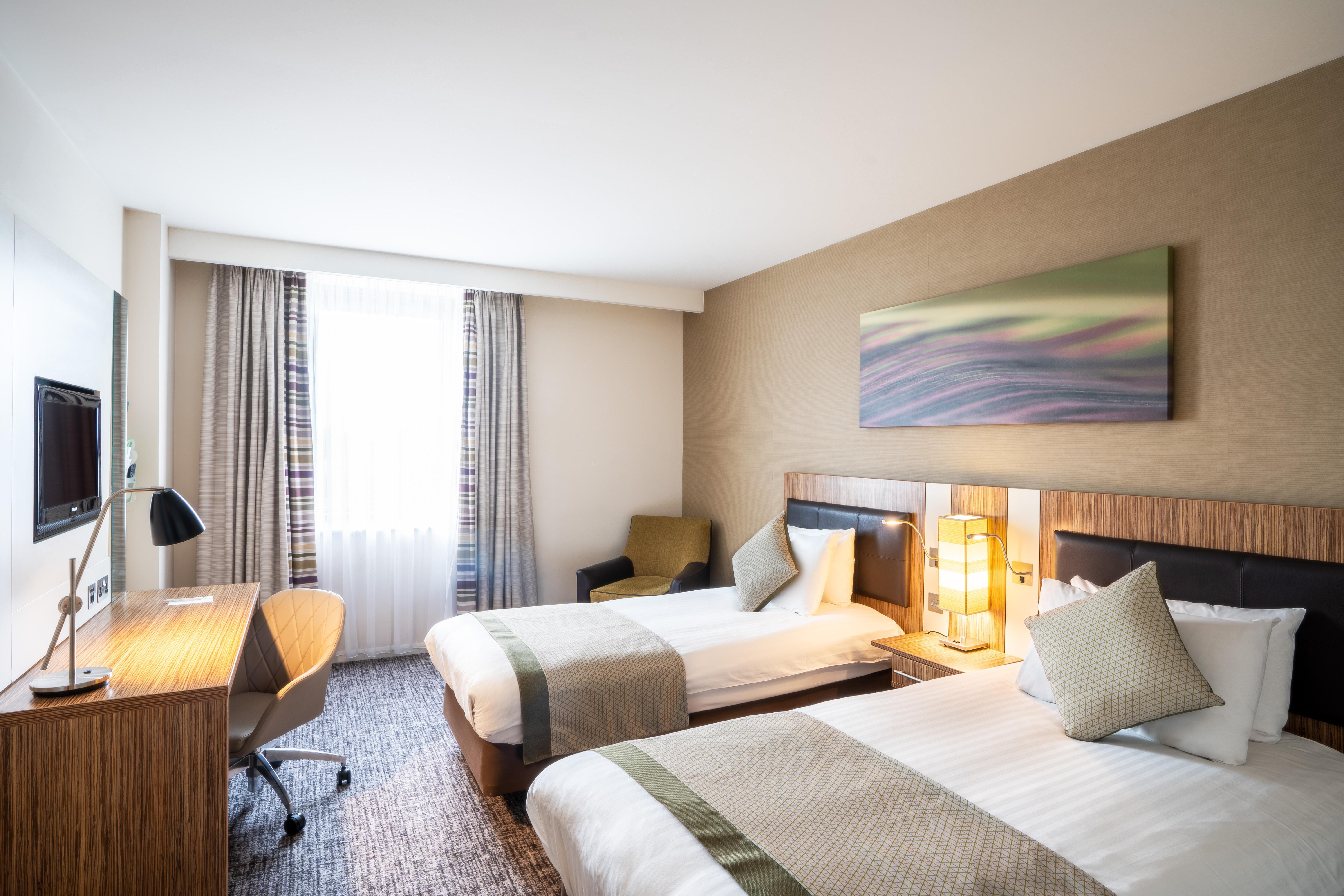 Holiday Inn Stevenage By Ihg Exterior foto
